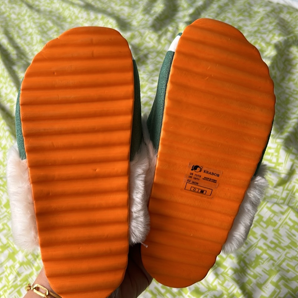 Slipper - Picture 2 of 2